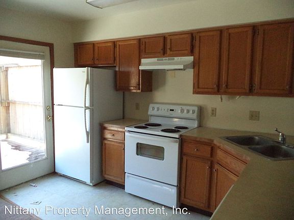 4th image of 2046 Mary Ellen Ln