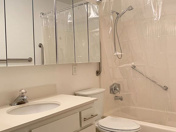 5th image of 3776 Alabama St #C204