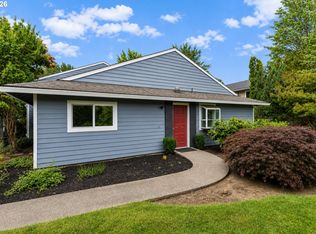 10935 SW Meadowbrook Dr, Portland, OR 97224