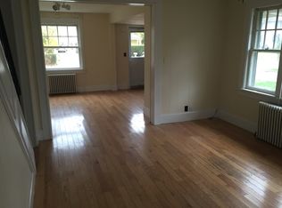 26 Columbia St, Islip, NY 11751