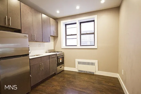 Rented by MNS | media 10