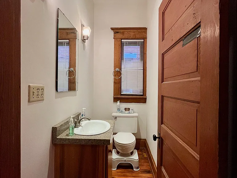315 W Hubbard Ave — Photo 17