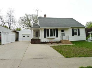 328 S Walnut Ave, New Hampton, IA 50659