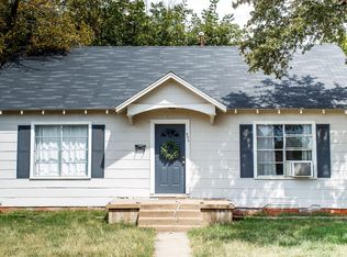 806 W Oak St, Olney, TX 76374