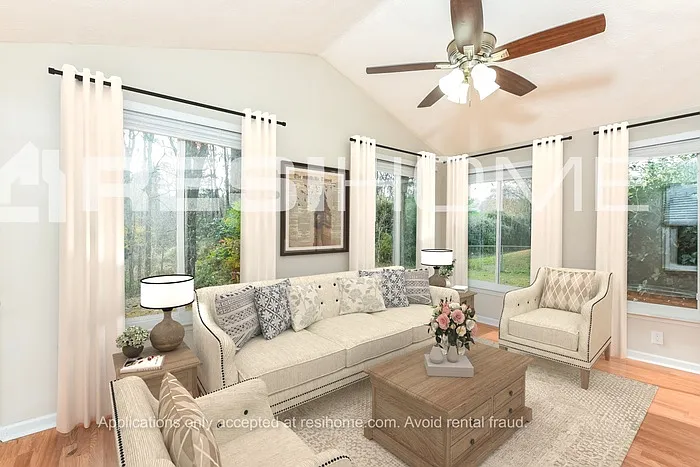 623 Crestmont Ct — Photo 6