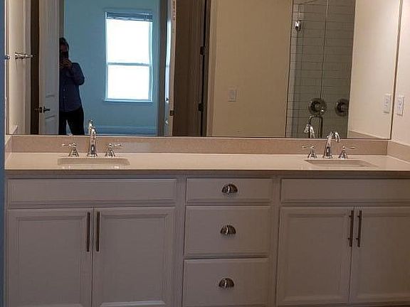 4th image of 2821 Montilla Dr
