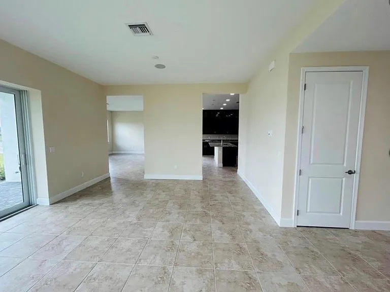 5199 Liberty Ln — Photo 6