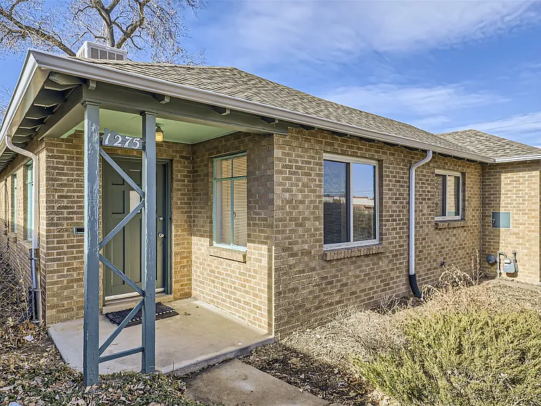1275 Jasmine St — Photo 3