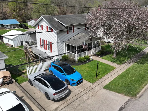 644 N 8th St #8, McConnelsville, OH 43756