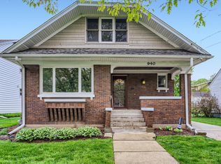 940 Logan Ave, Elgin, IL 60120