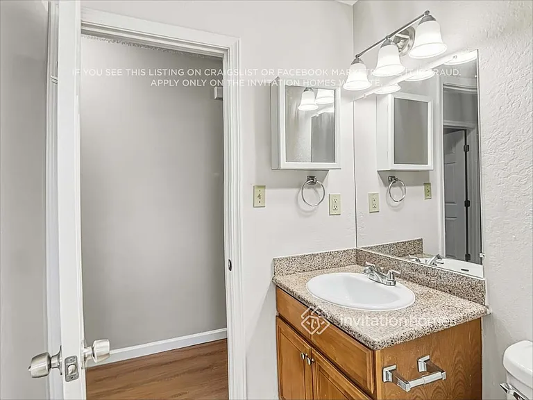 1658 Ashwood Dr — Photo 16