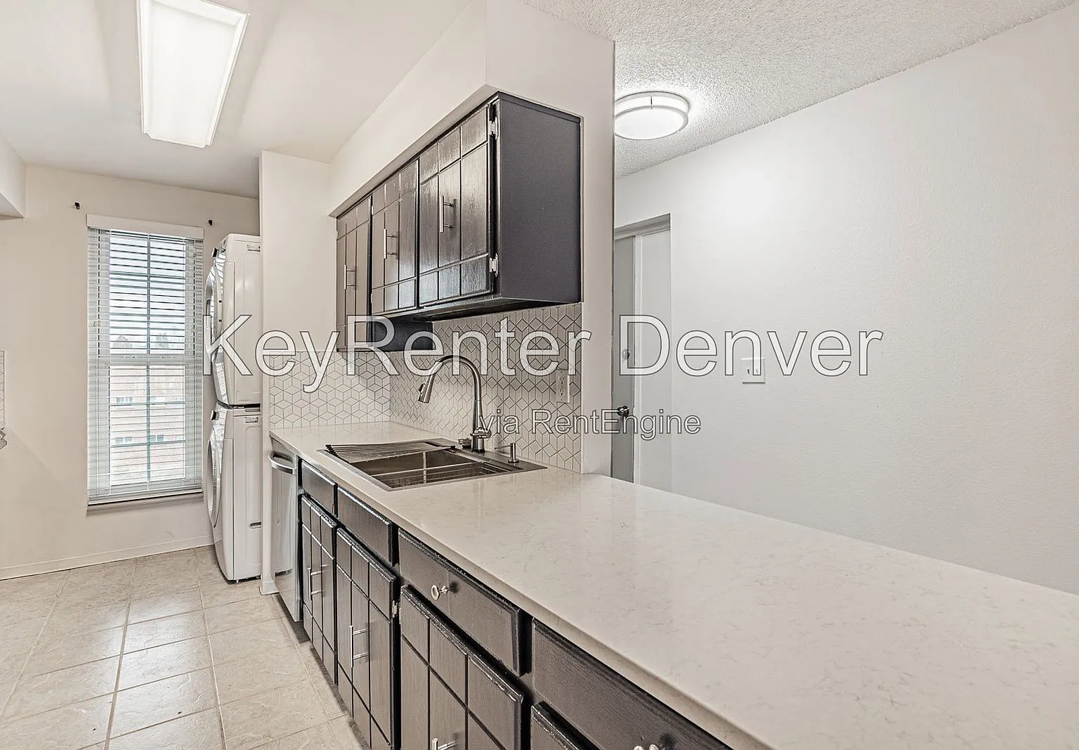 2 bed, 1.0 bath, 1053 sqft, $1,425 — Photo 2