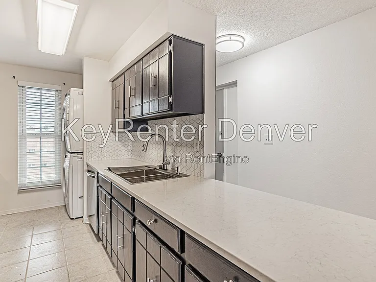 865 S Quebec St #304A — Photo 2