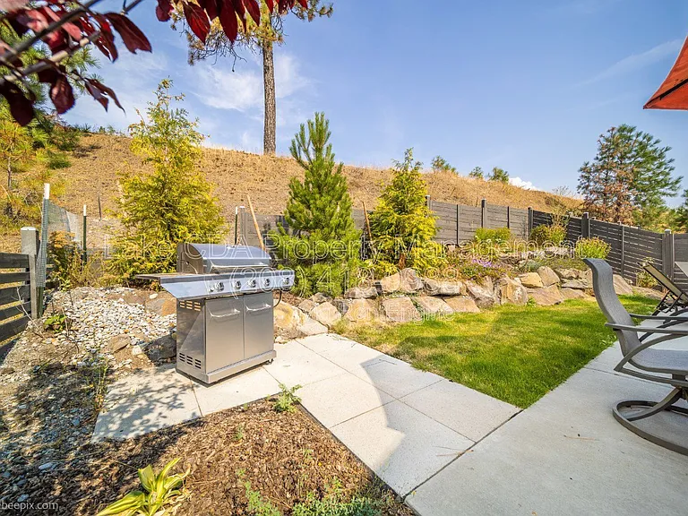 3343 N Rosalia Rd — Photo 29