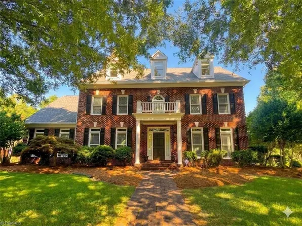 5605 Wildrose Dr, Greensboro, NC 27410