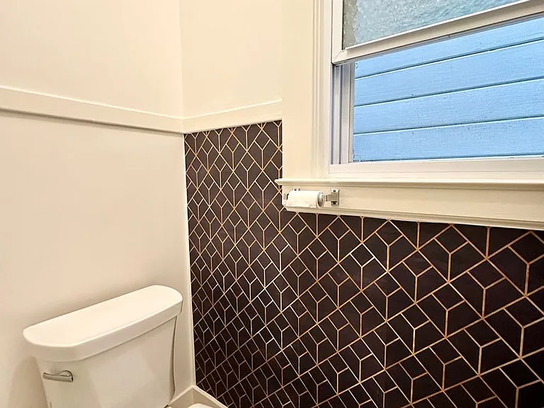 6839-6841 California Street — Photo 14