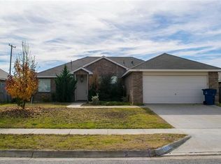 745 Countryside Dr, Aubrey, TX 76227