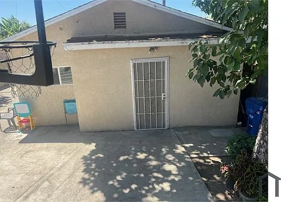 1060 W 51st Pl — Photo 9