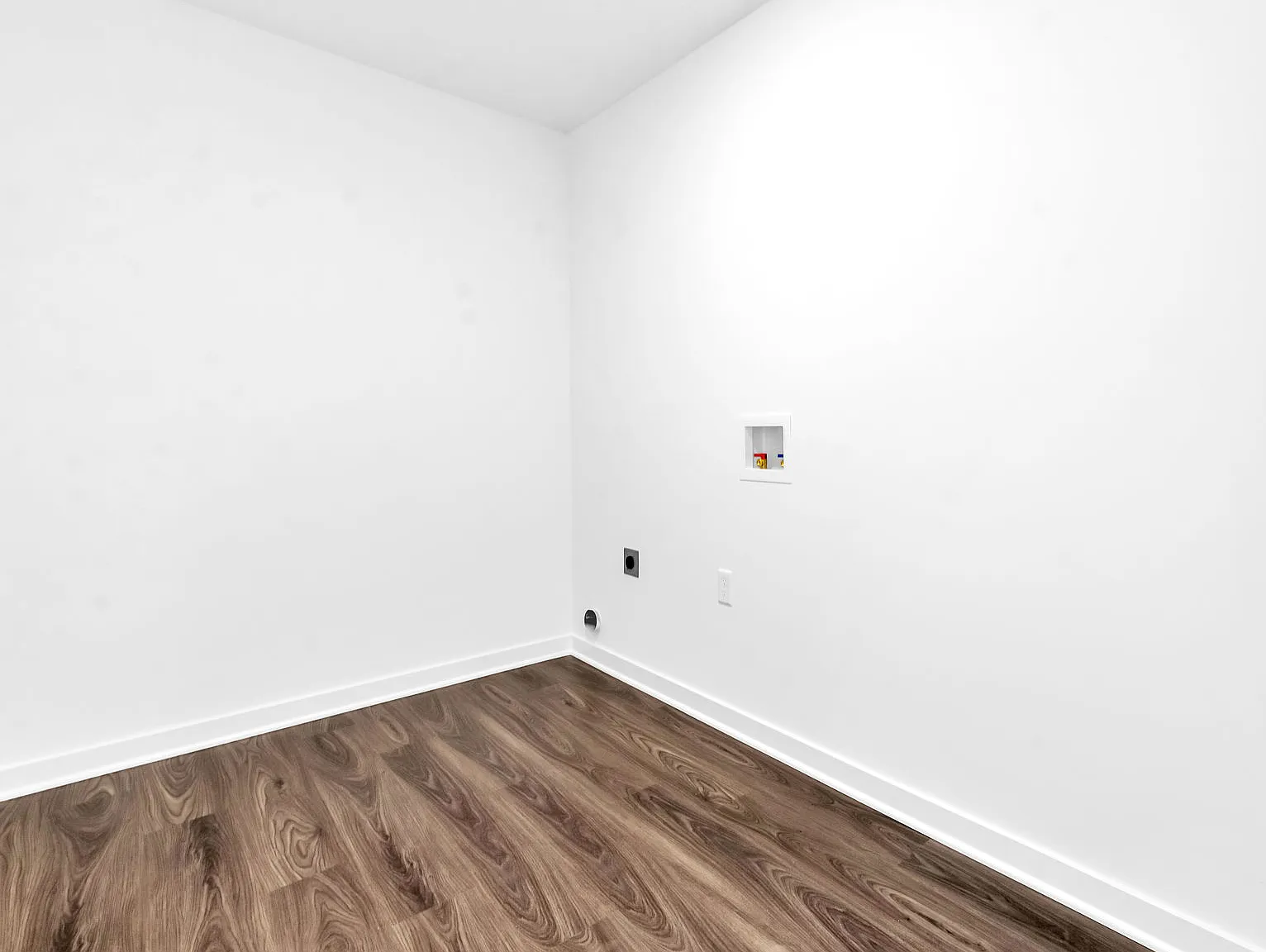 4 bed, 3.5 bath, 2398 sqft, $3,000 — Photo 4