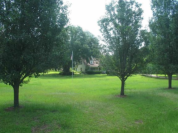 3rd image of 8331 Shenandoah Dr