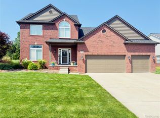 67739 Chesapeake Dr, Washington, MI 48095