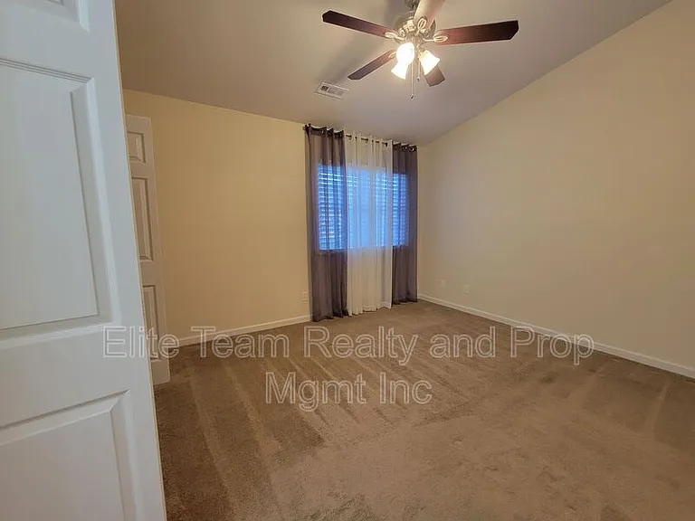 3811 Mosscroft Ln — Photo 13