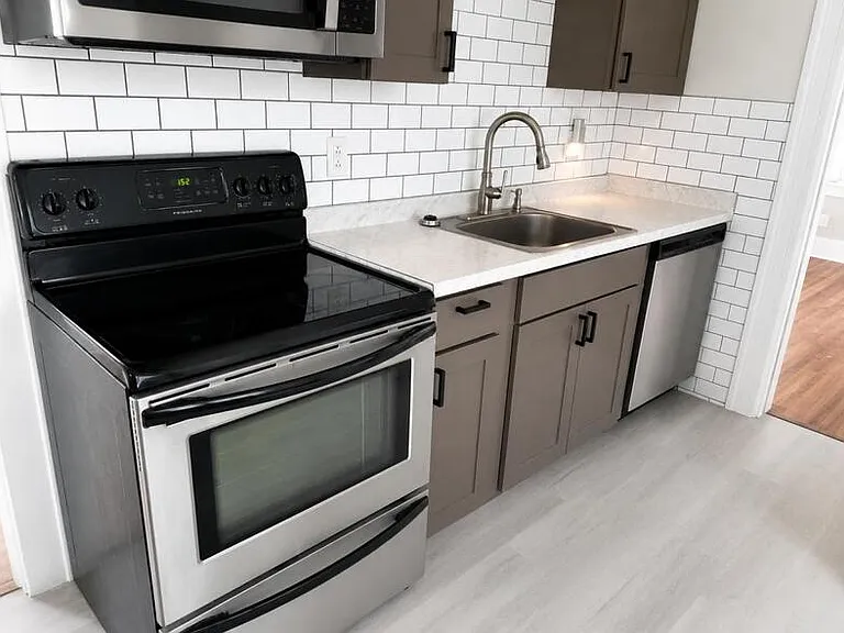 145 Macbeth St — Photo 4