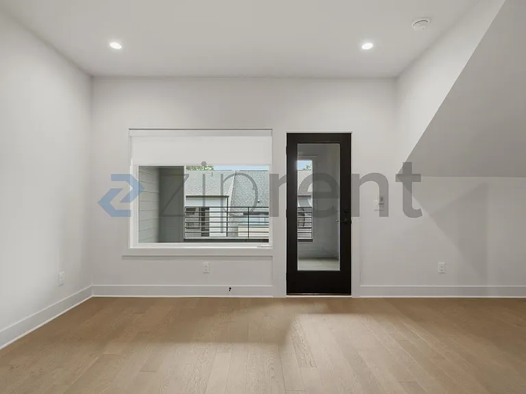425 S Walker St — Photo 36