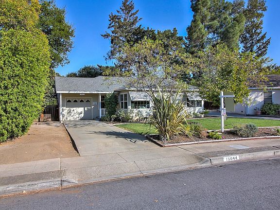 4th image of 15044 Charmeran Ave