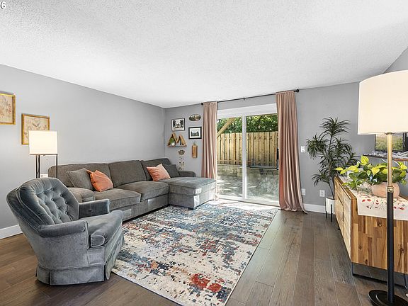 3rd image of 16851 SE Powell Blvd