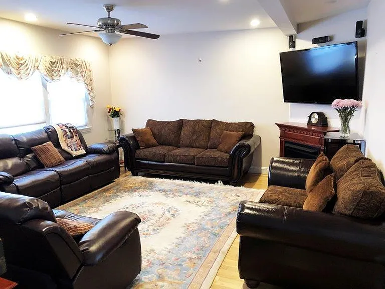 42 Etna Rd — Photo 3