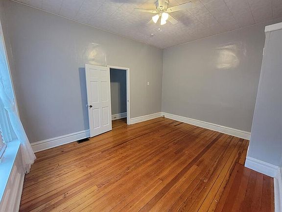 4th image of 2007 Senate St #1F