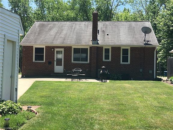3rd image of 22758 Maple Dr