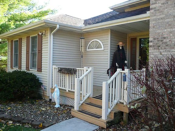 3rd image of 21584 Carriage Dr
