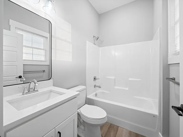 428 Centre St — Photo 25