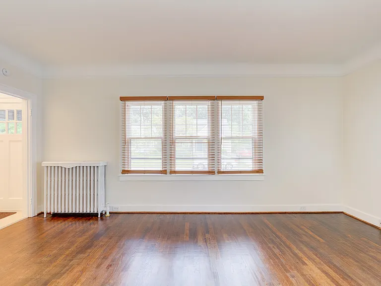 835 Allen St — Photo 3