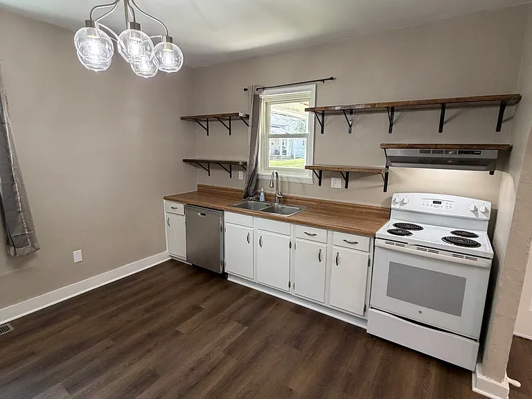 522 E Ward St — Photo 11