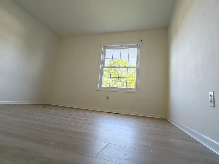 709 Fall Pl — Photo 5