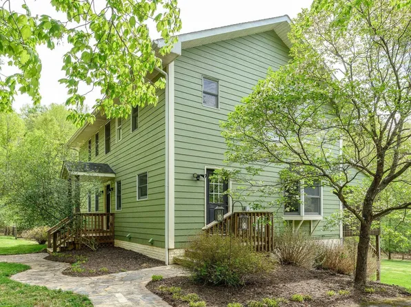 2557 Craigs Store Rd, Afton, VA 22920