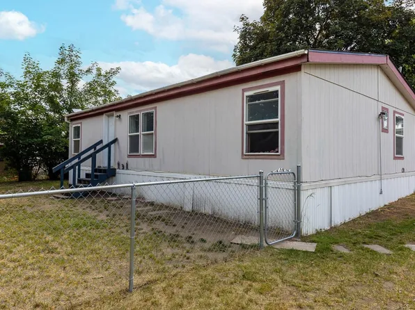 3920 E Center Rd Trailer 20, Mead, WA 99021