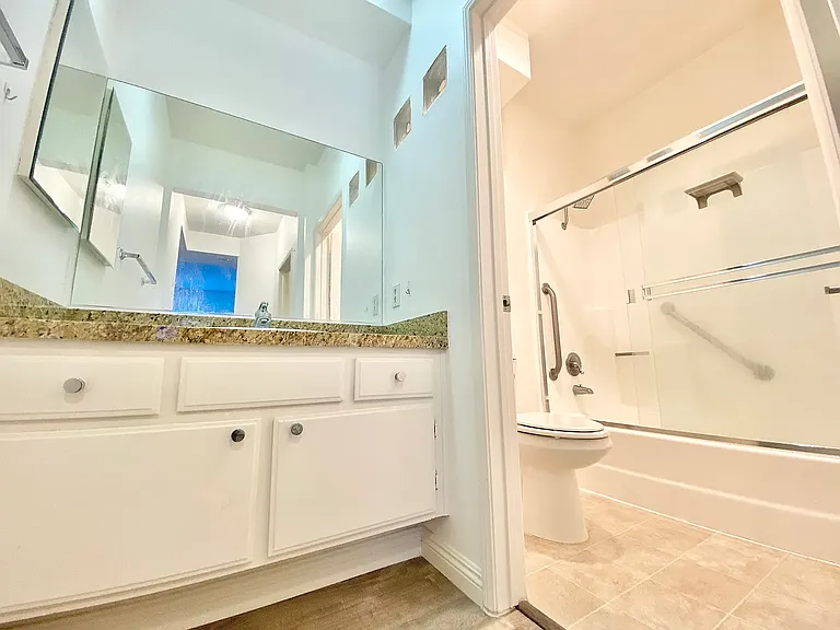 649.5 S Ridgeley Dr #102 — Photo 13