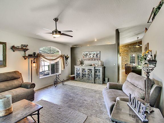 4th image of 40465 N Shetland Dr