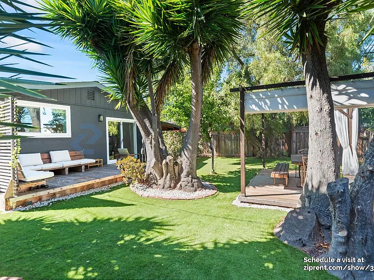 1038 Colton Ave — Photo 32