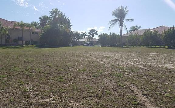 4th image of 2101 Magdalina Dr