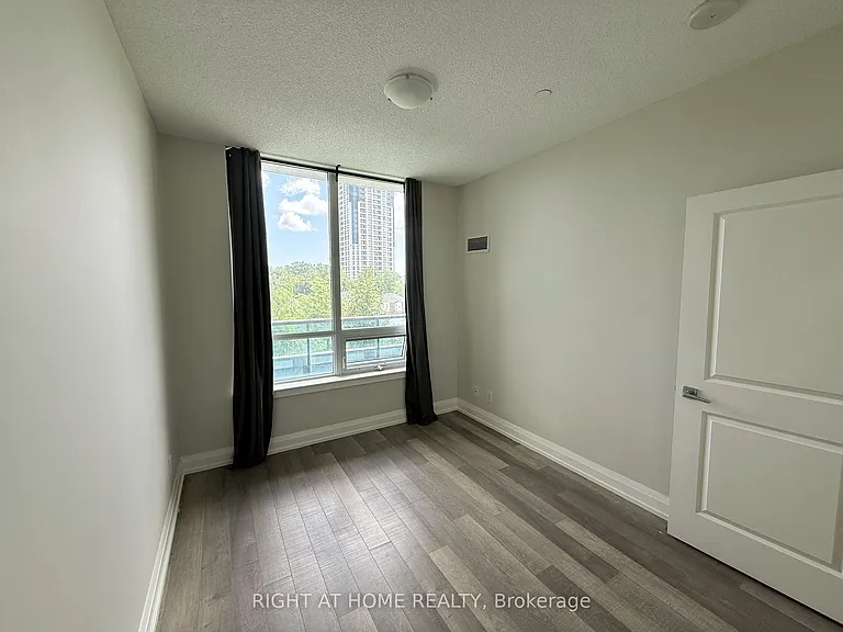 7165 Yonge St #317 — Photo 8