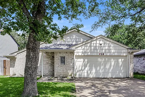 910 Blue Jay Dr Photo 1