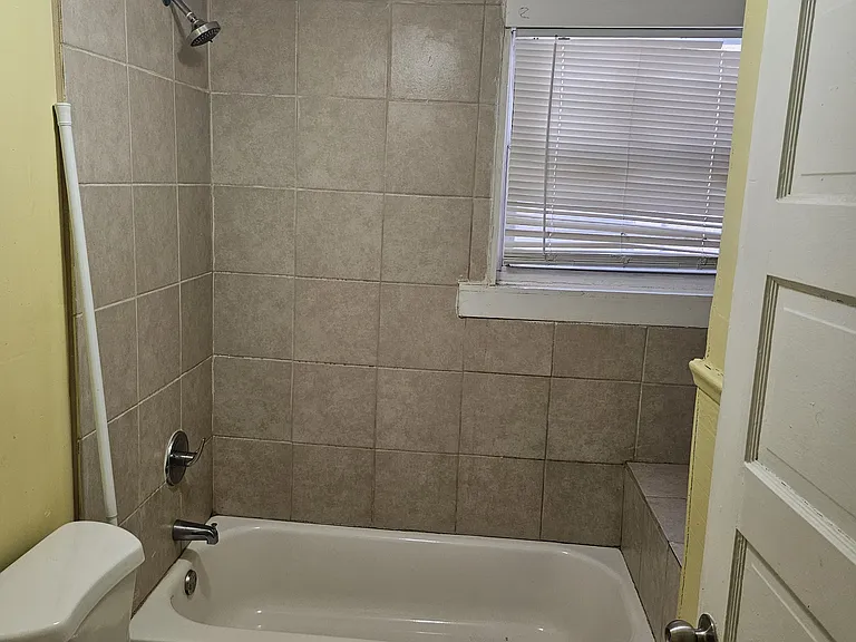 1916 Magellan Ave — Photo 2