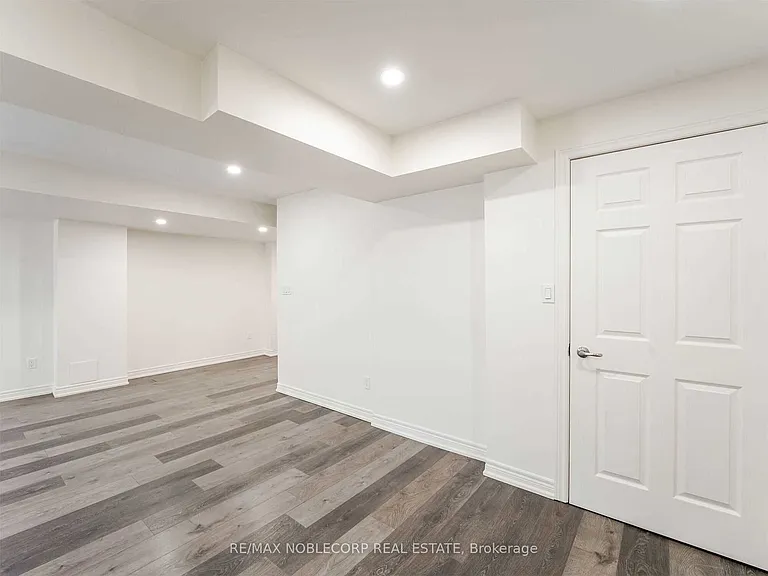 71 Pierre Berton Blvd — Photo 23