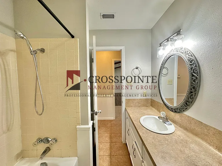 2448 Holly Ln — Photo 18