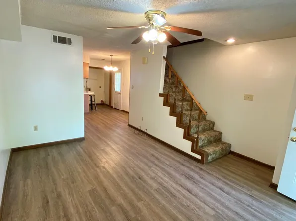 1207 Summer Cir APT B, Conway, AR 72034